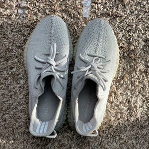 YEEZY BOOST 350 V2 / COLOR: SESAME / SIZE: 8